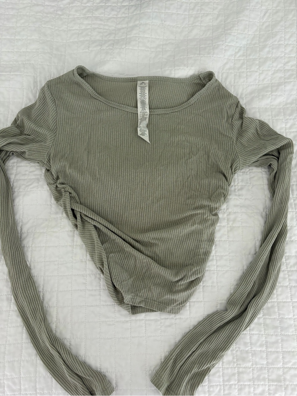 ALO Yoga Ribbed Long-Sleeve Crop Top — Sage Green